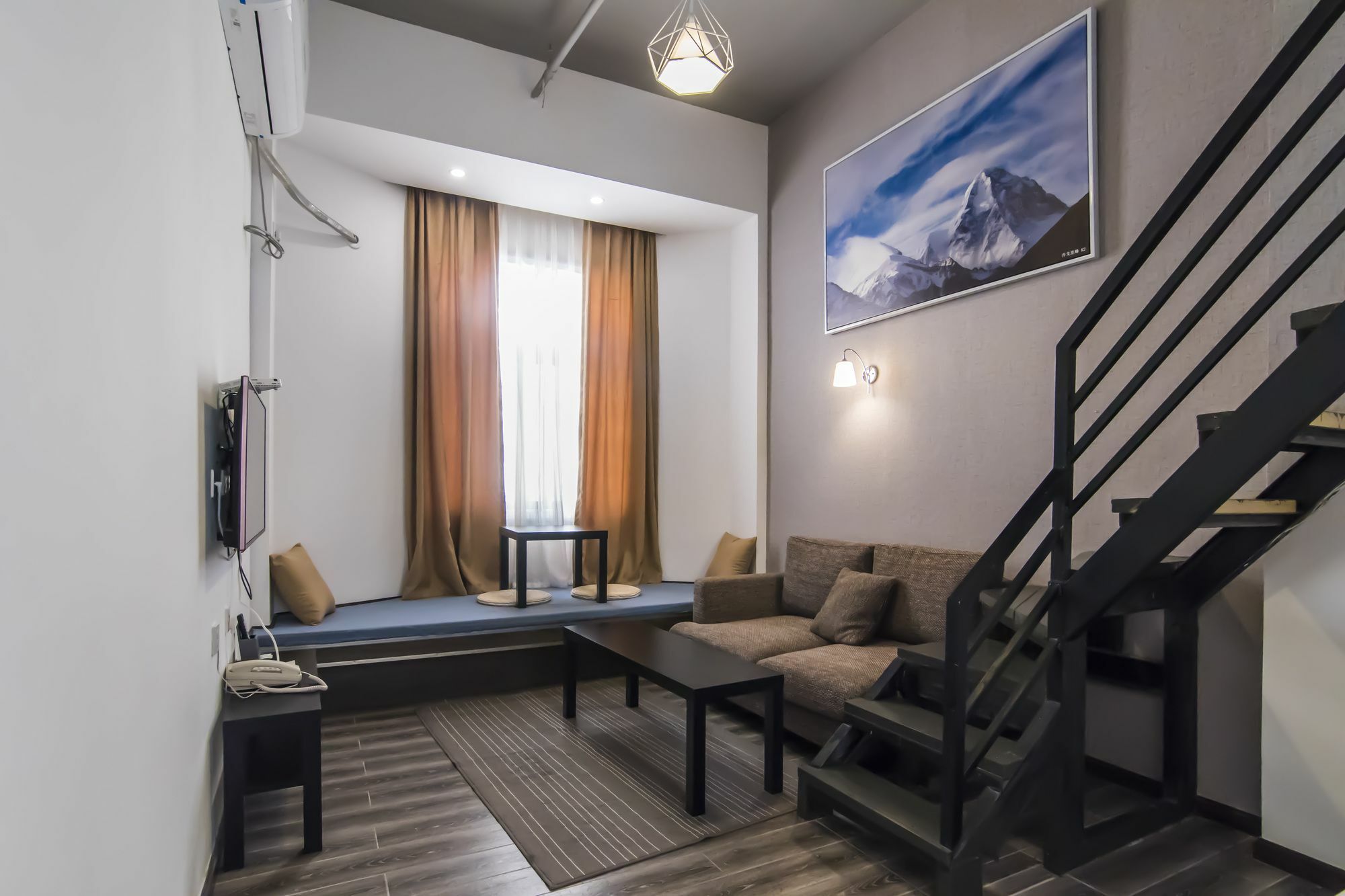 Masherbrum Outdoor Travelling Hostel Чънду Екстериор снимка