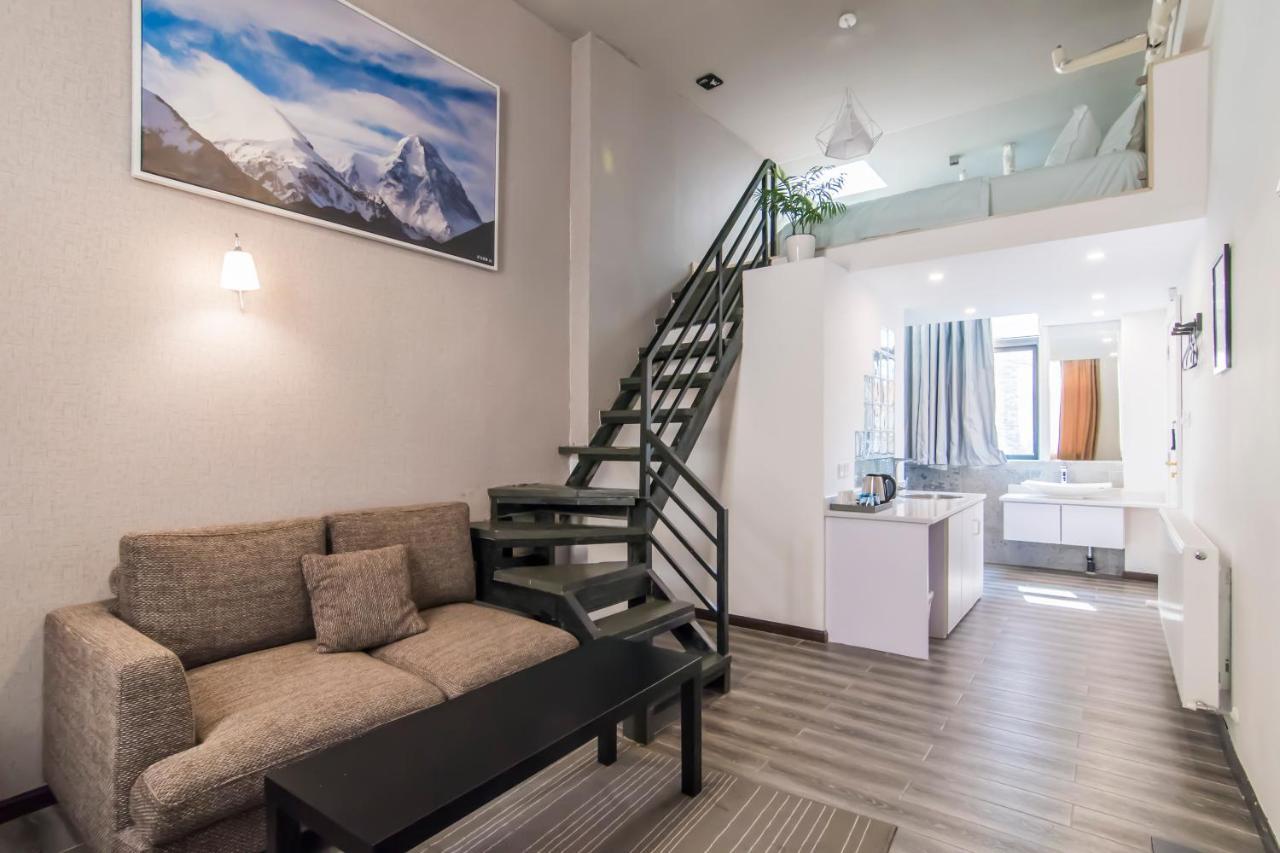 Masherbrum Outdoor Travelling Hostel Чънду Екстериор снимка