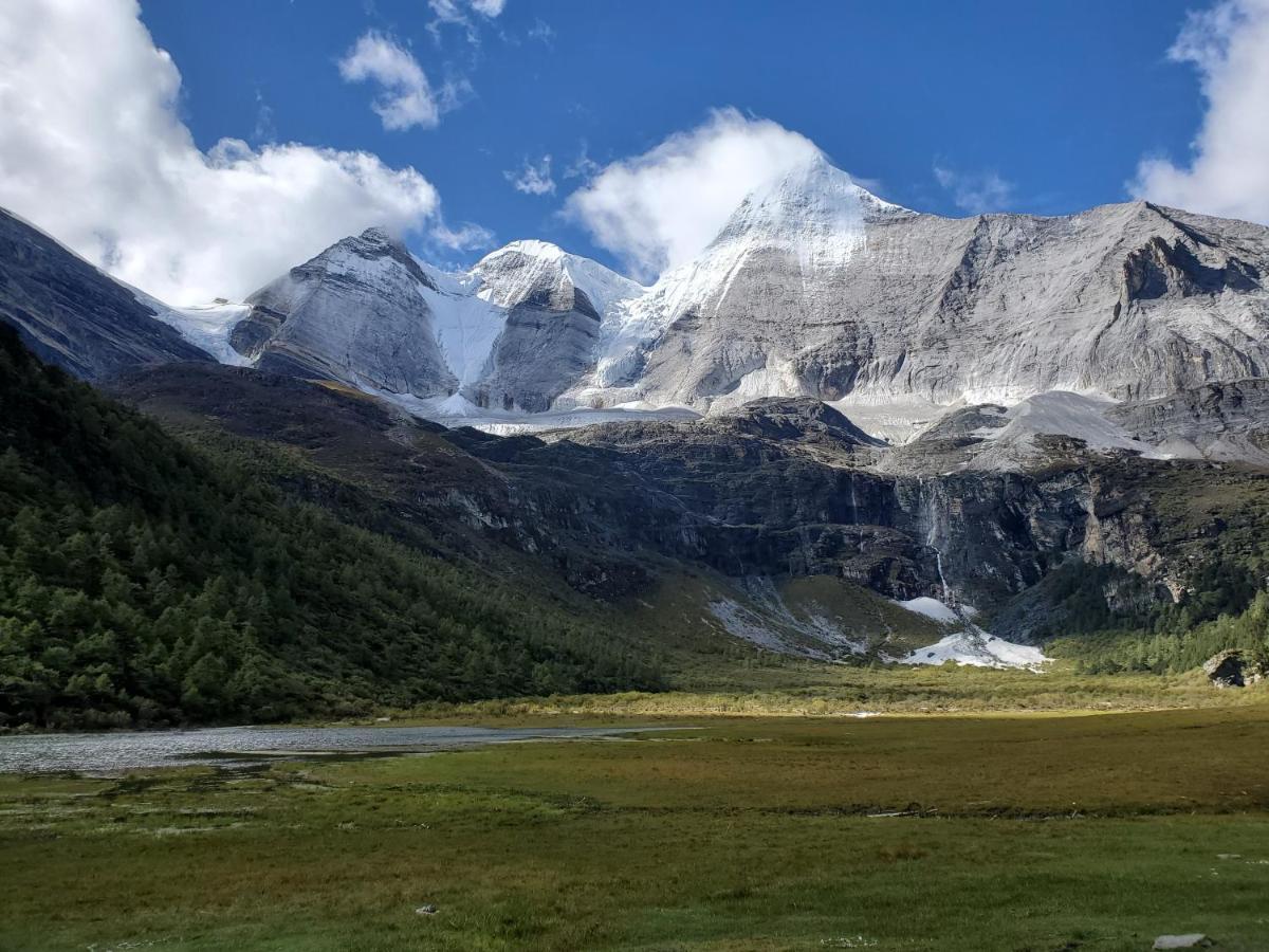 Masherbrum Outdoor Travelling Hostel Чънду Екстериор снимка